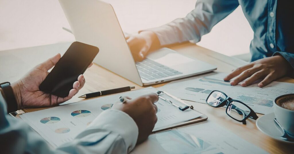 2人だけのマーケ部署で売上100億円を達成した戦略